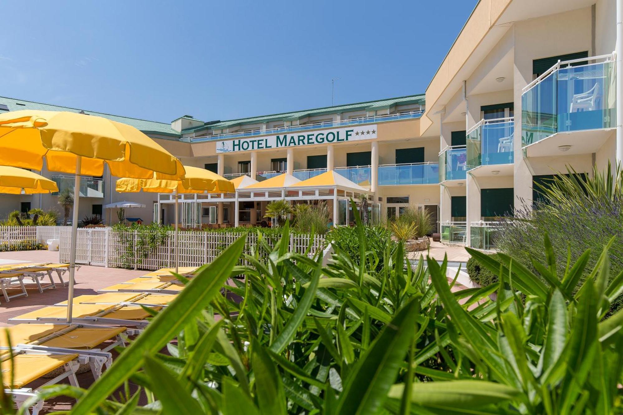 Hotel Maregolf Каорле Экстерьер фото