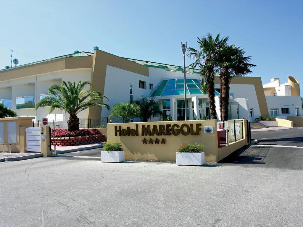 Hotel Maregolf Каорле Экстерьер фото